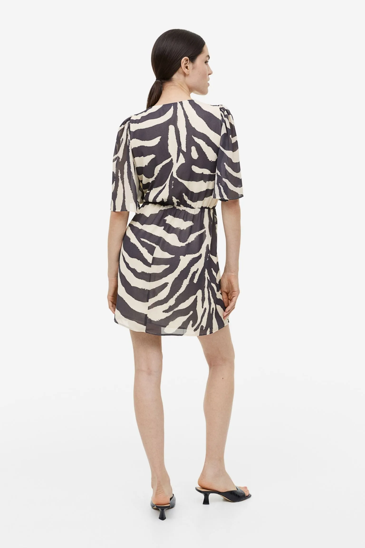 H&M Butterfly-sleeved dress, light beige/black
